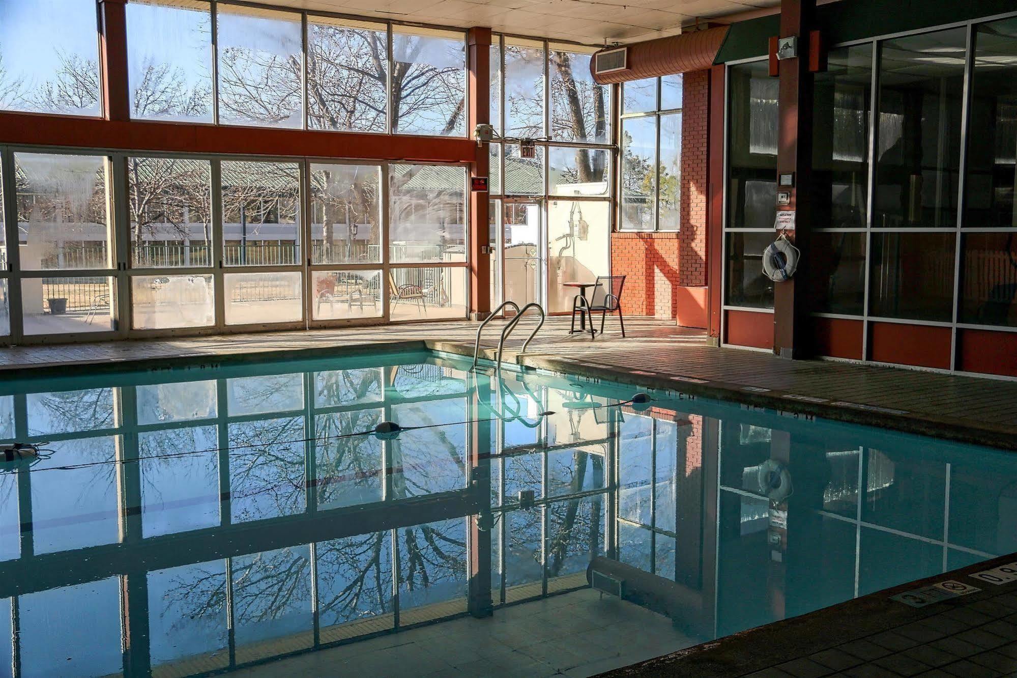 Sky Hotel At Tulsa Airport 외부 사진