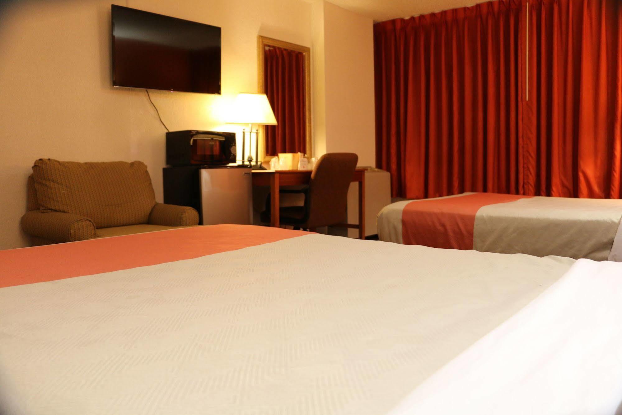 Sky Hotel At Tulsa Airport 외부 사진